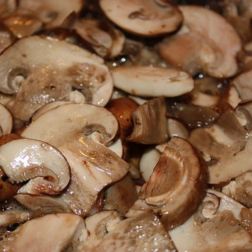 Broodbakje met gekruide paddestoelen